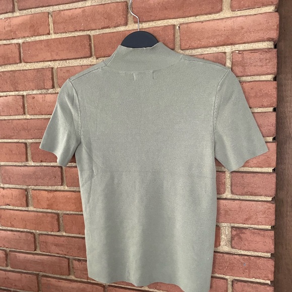 Soft Tahari Stretch Mock Neck Lightweight Sweater Sz M - Picture 4 of 5